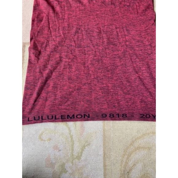 EUC Lululemon Limited Edition Swiftly Short Sleeve Top Magenta Black 8 - Picture 3 of 3